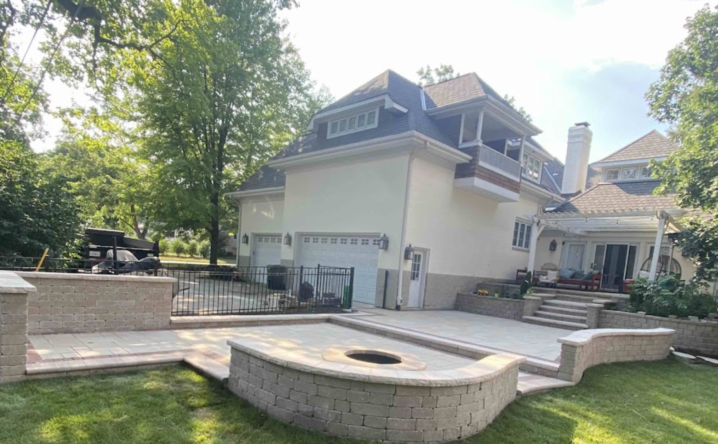 Premier Naperville paver patio and outdoor kitchen installation